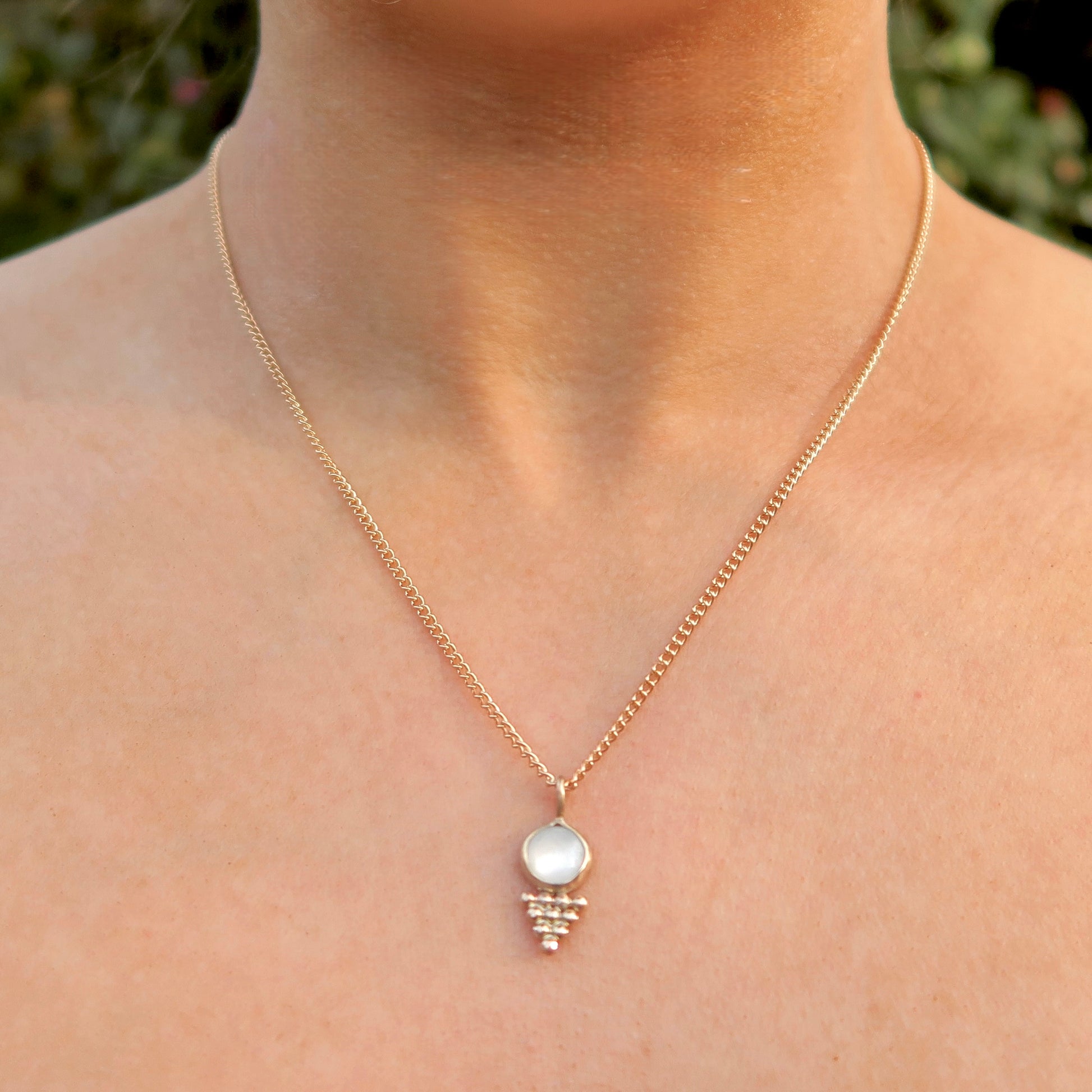 mother of pearl gold necklace